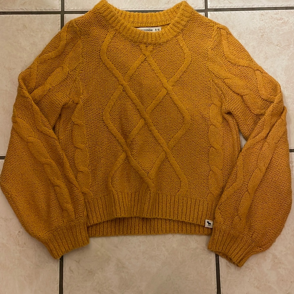 🩷 Super cute Abercrombie Kids girls yellow sweater
